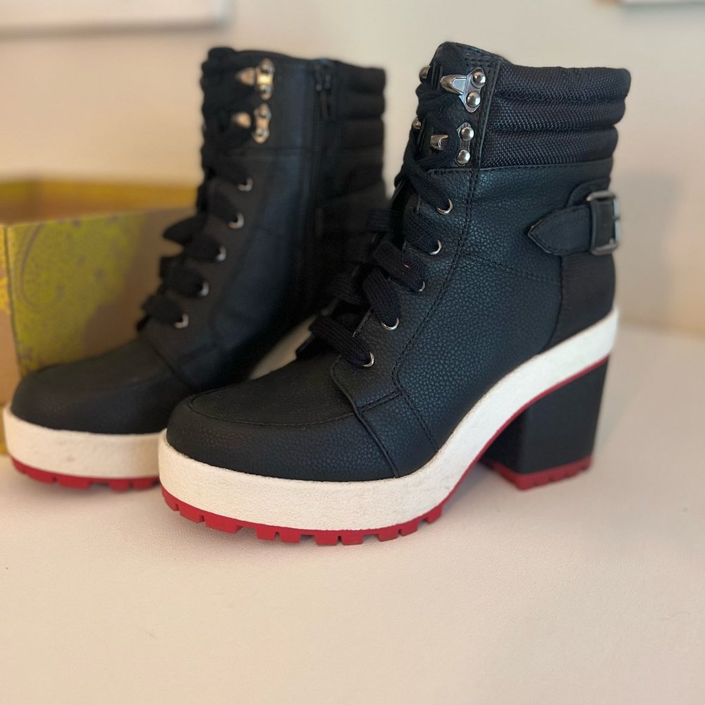 Mix No 6 Denari Platform Bootie Womens size 6 Black with Red